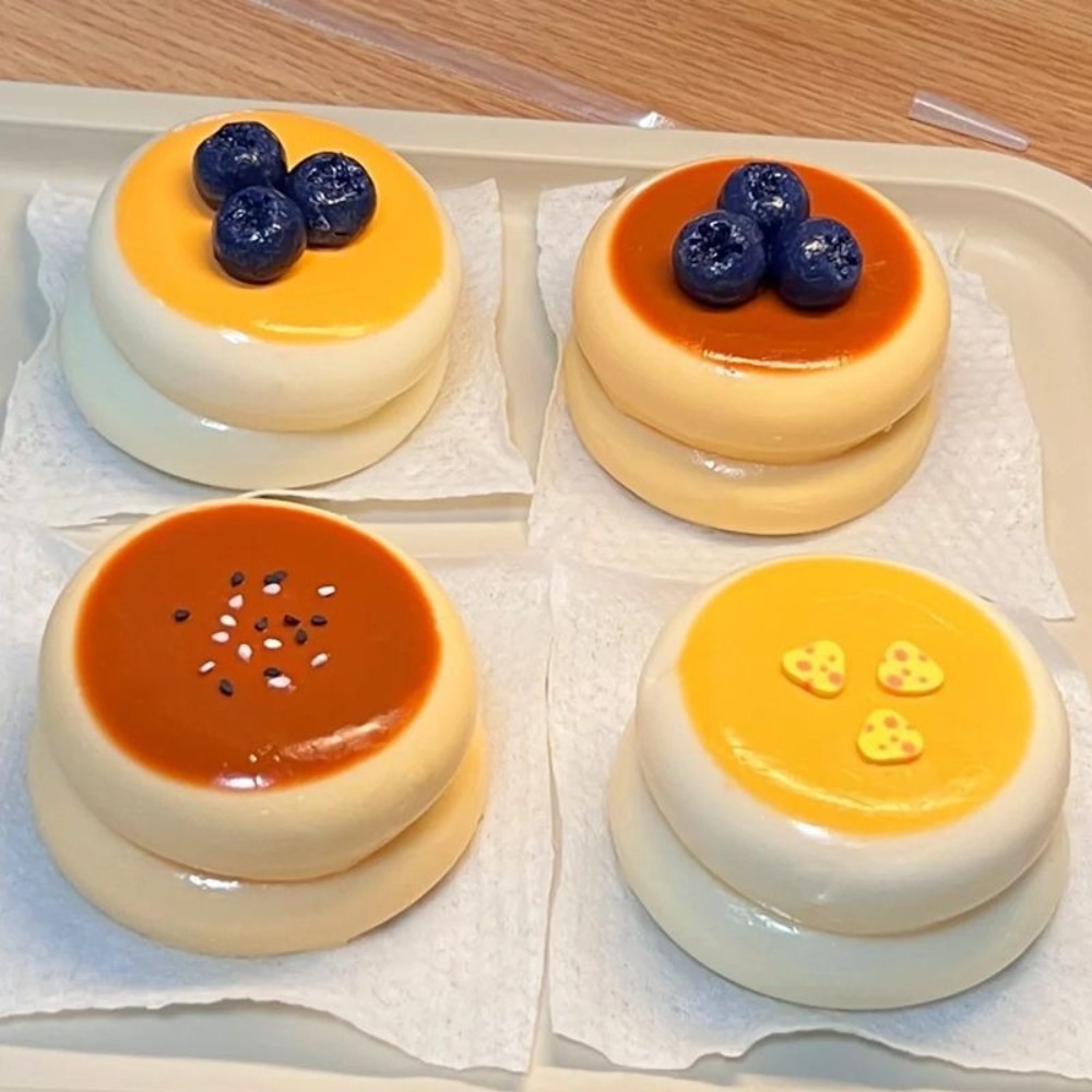 Simulation Soufflé Fiddy Squeeze Toy Decompression Cream Blaster Squishy Fingertip Toy Relieving Blueberry Slow Rebound Toy Gift