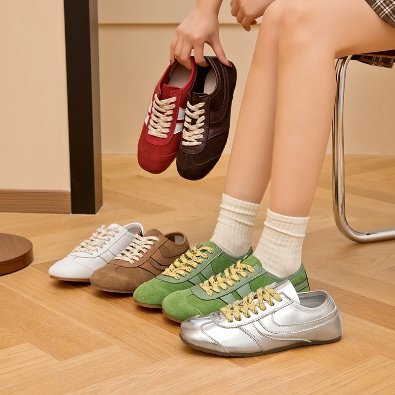 Chaussures d'entraînement allemandes femmes 2025 nouvelles femmes en cuir véritable baskets plates à lacets rétro grande taille Forrest Gump chaussures femmes