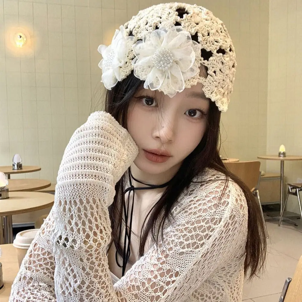 Gorro de punto ahuecado transpirable, boina de encaje con flores, gorro informal de moda para mujer