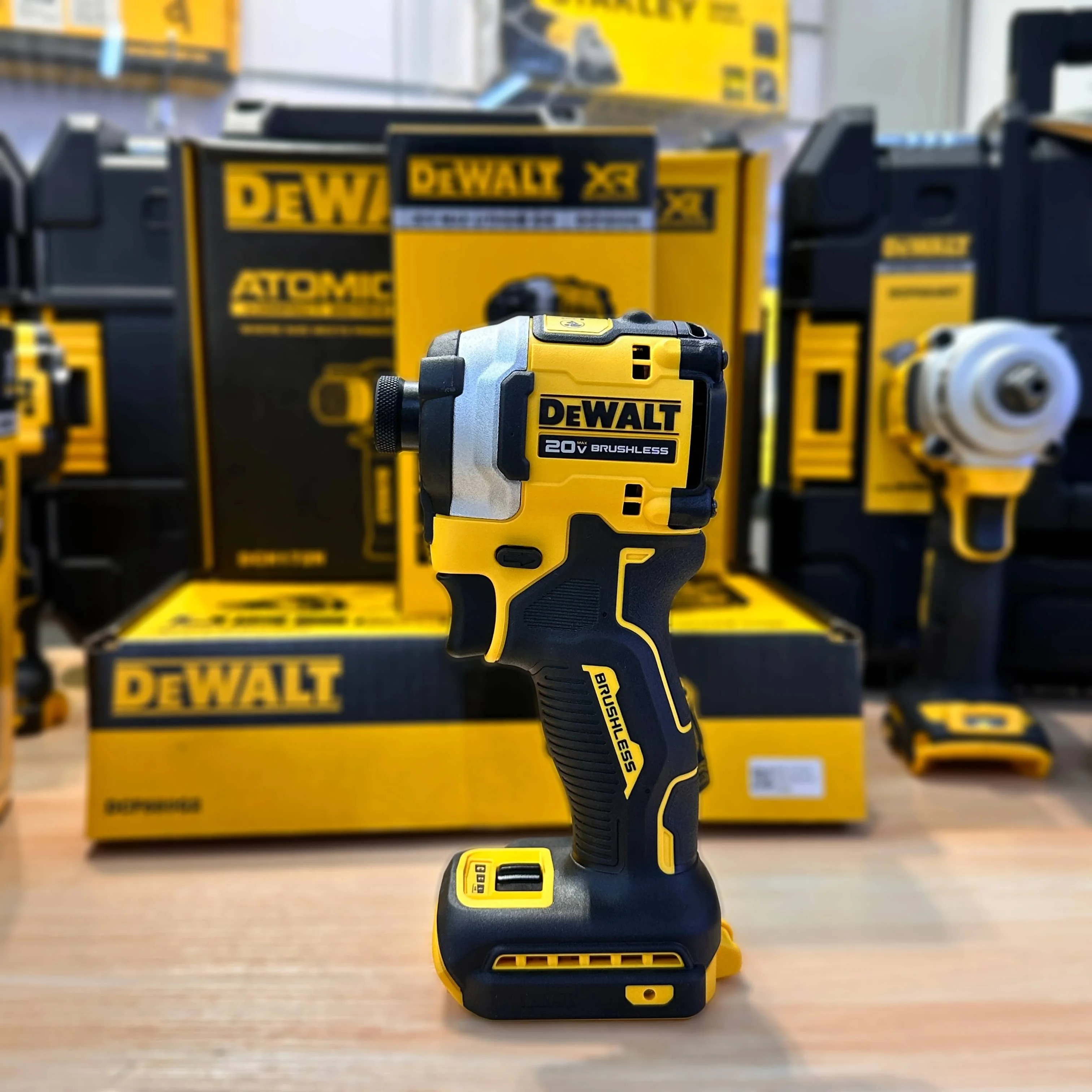 шуруповерт аккумуляторный DEWALT DCF850 DCF887 20V Ударный шуруповерт 205NM Бесщеточный мотор Аккумуляторная перезаряжаемая отвертка Электрическая шуруповерт Электроинструменты