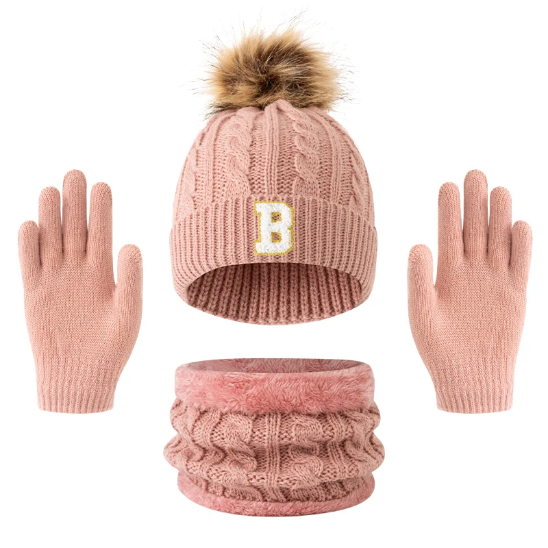 Children's caps, scarves, glove sets and knitted caps marked with letters A to Z for children aged 3 to 12