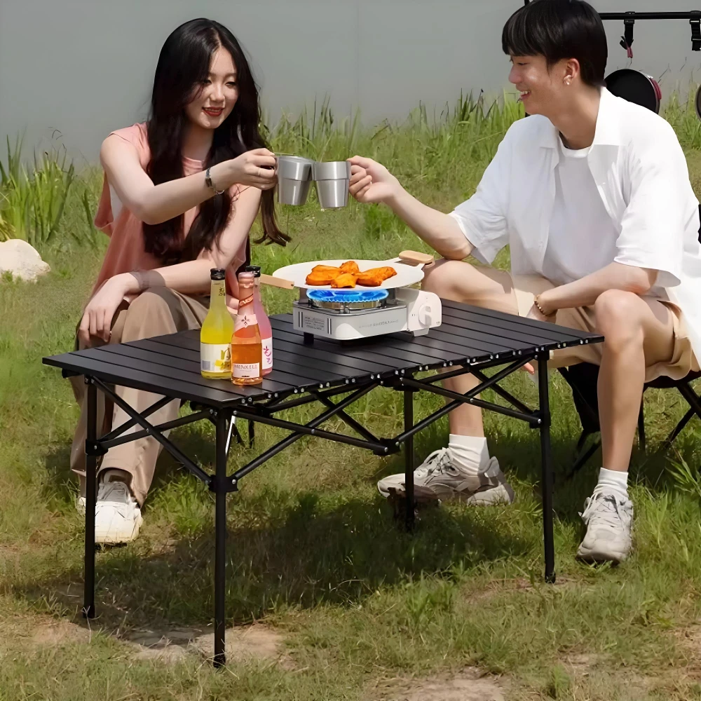 야외 캠핑, 하이킹, 피크닉, 해변, 낚시, 배낭 여행, 바베큐, RV용 보관 가방이 있는 접이식 알루미늄 롤업 캠프 테이블