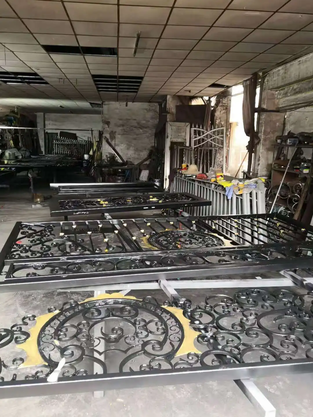 Hench Villa Động Cơ Driveway Đồng Hồ Nam Cổng Sắt Thép Mạ Kẽm Cửa Pháp