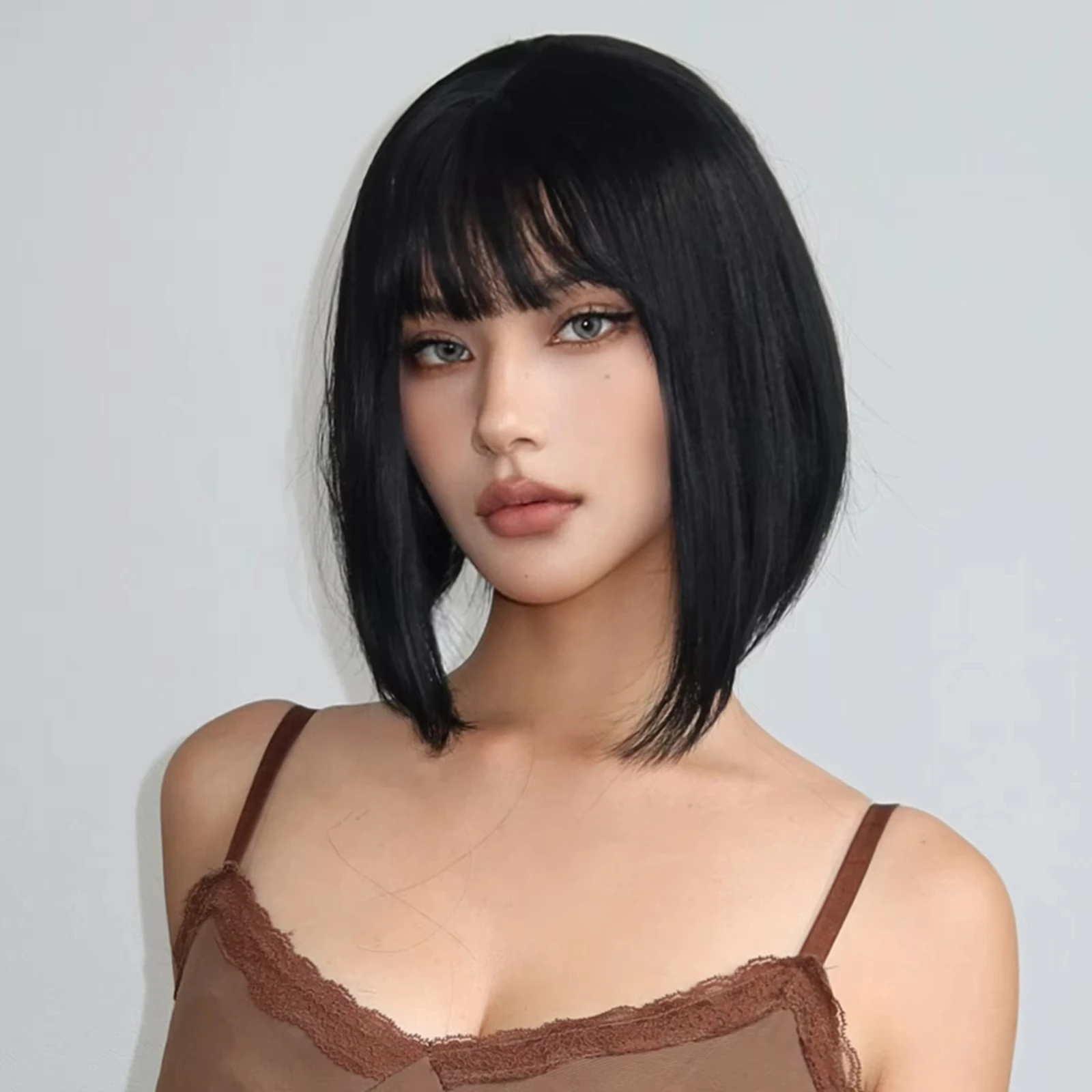Peluca sintética corta recta Bob negra con flecos, peluca de seda de alta temperatura para mujer, peluca de uso diario para Cosplay de fiesta de Navidad