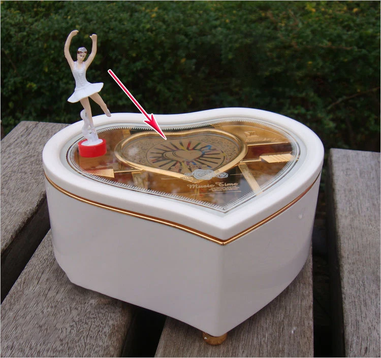 子供のためのハート型のオルゴール,時計仕掛けのおもちゃ,回転するダンスバレリーナ,ジュエリーボックス,女の子のための誕生日プレゼント