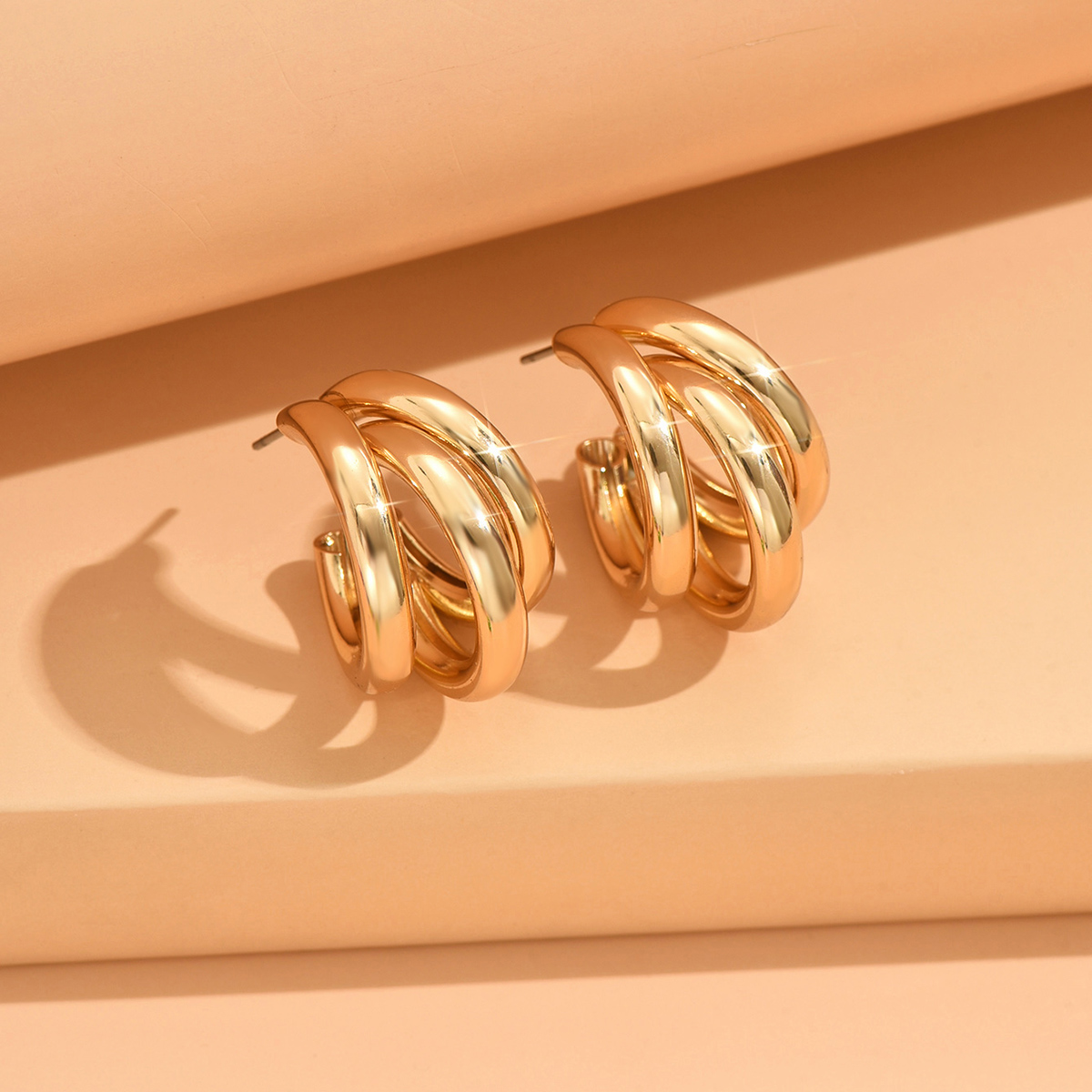 Elegant Gold สีวงกลม Hoop ต่างหูผู้หญิงโลหะ Elegant Vintage Geometric Statement หรูหราต่างหูเครื่องประดับของขวัญ