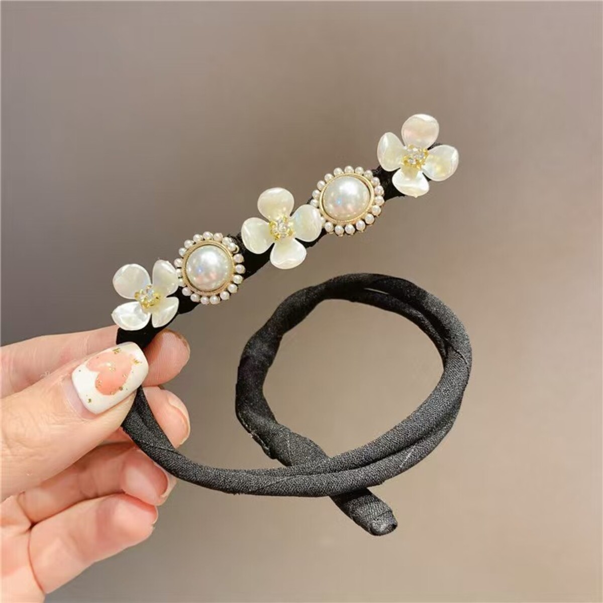 ดอกไม้คริสตัลผมผู้หญิง Easy Donut Updo ผม DIY Bendable Hairband Chignon อุปกรณ์เสริมผมของขวัญ