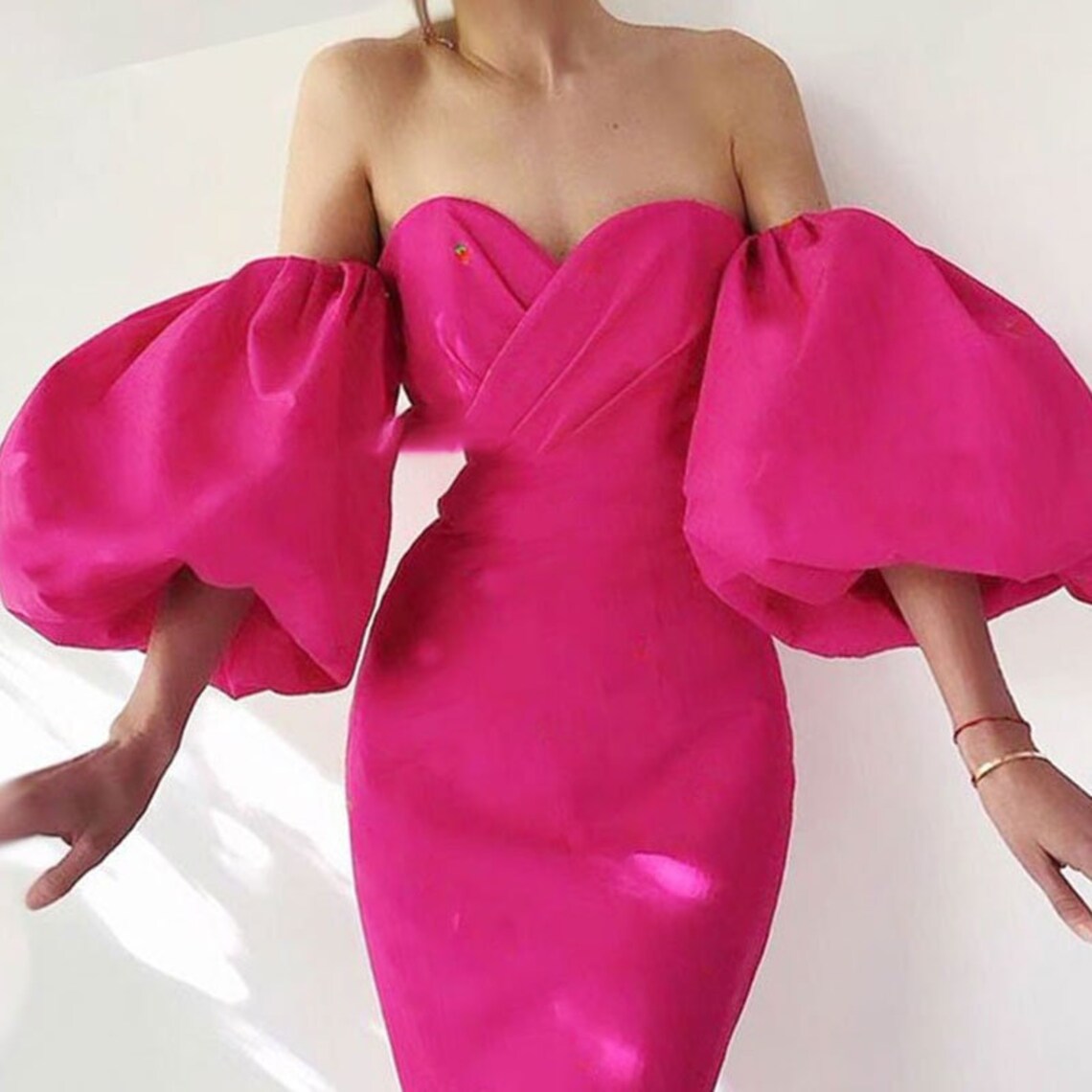 Puffy Satin Party Separate Ärmel Kurze formelle Abend-Abschlussball-Handschuhe Fingerloses Damen-Accessoire Maßgeschneiderte Farbe