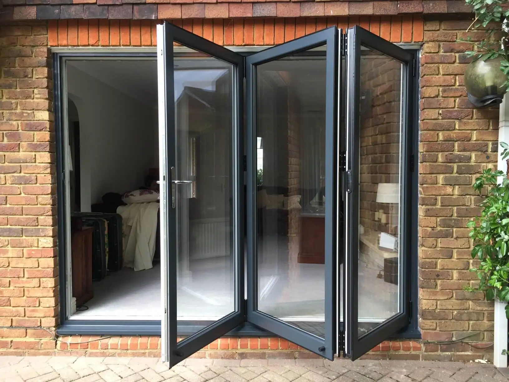 Veranda esterna moderna personalizzata Porta pieghevole grande Porta bifold a fisarmonica a doppio vetro temperato panoramico in alluminio temperato