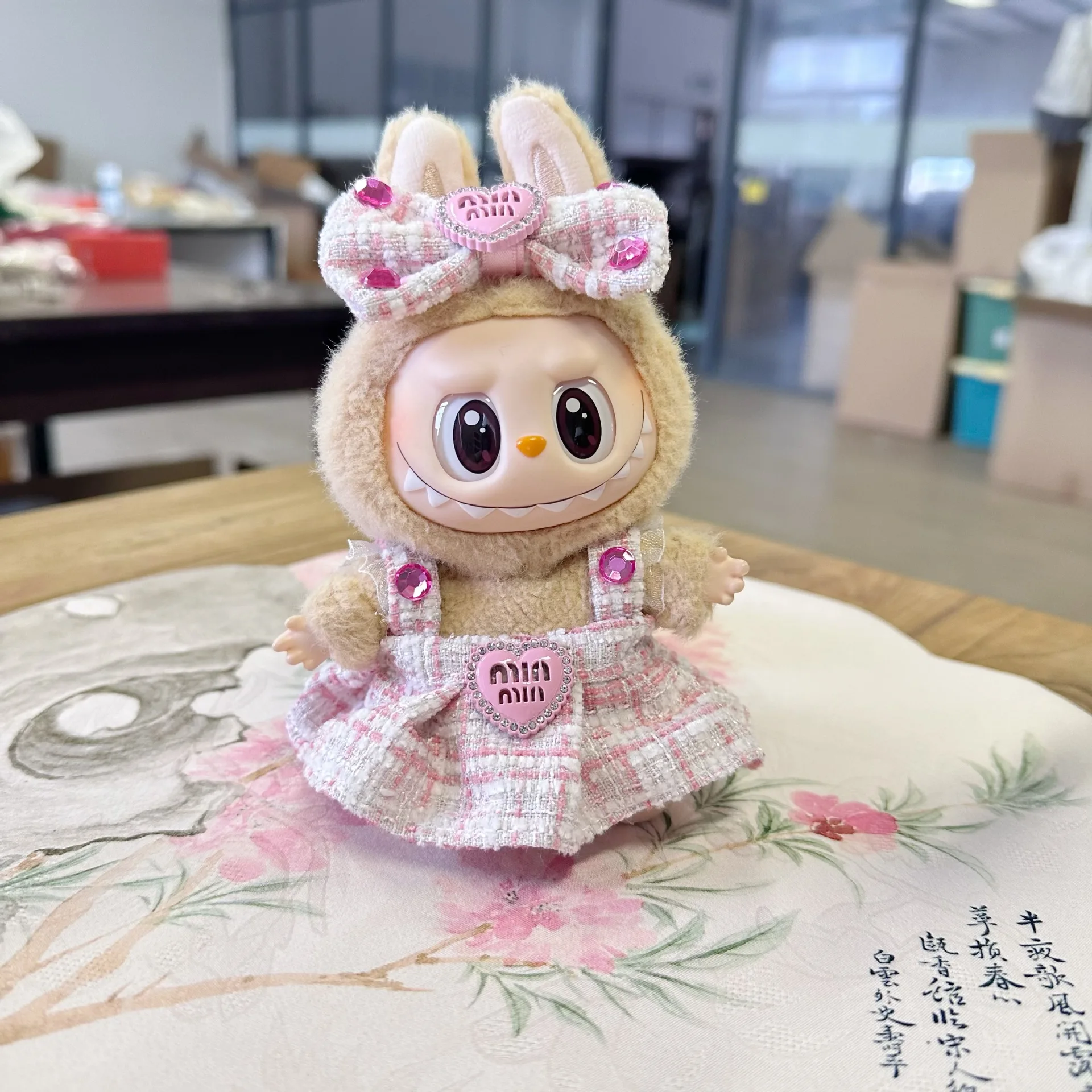 17 センチメートル Labubu 人形服かわいいミニぬいぐるみ人形の服モンスター衣装アクセサリープリンセスドレスパールミニピンク ES06O