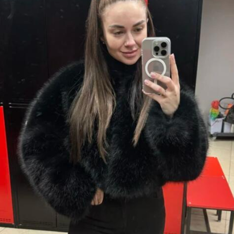 Chaqueta de piel sintética recortada Gardient de marca de lujo de la Semana de la moda callejera icónica para mujer invierno 2024 chaqueta de piel corta esponjosa para chicas frescas y calientes