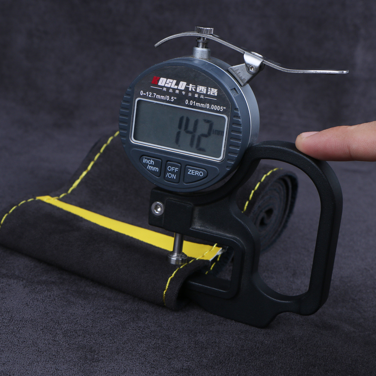 ユニバーサルスエード車のステアリングホイールカバー DIY 手縫いソフトレザー編組カバー自動ステアリングホイール用