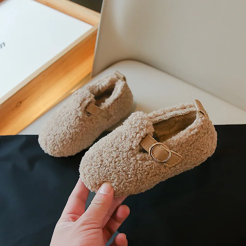 รองเท้าเด็กสําหรับฤดูหนาว 2024 นุ่ม Soled รองเท้าเด็กในร่ม Plush และหนา Furry รองเท้าเด็กลื่นชายหญิงรองเท้าแตะ