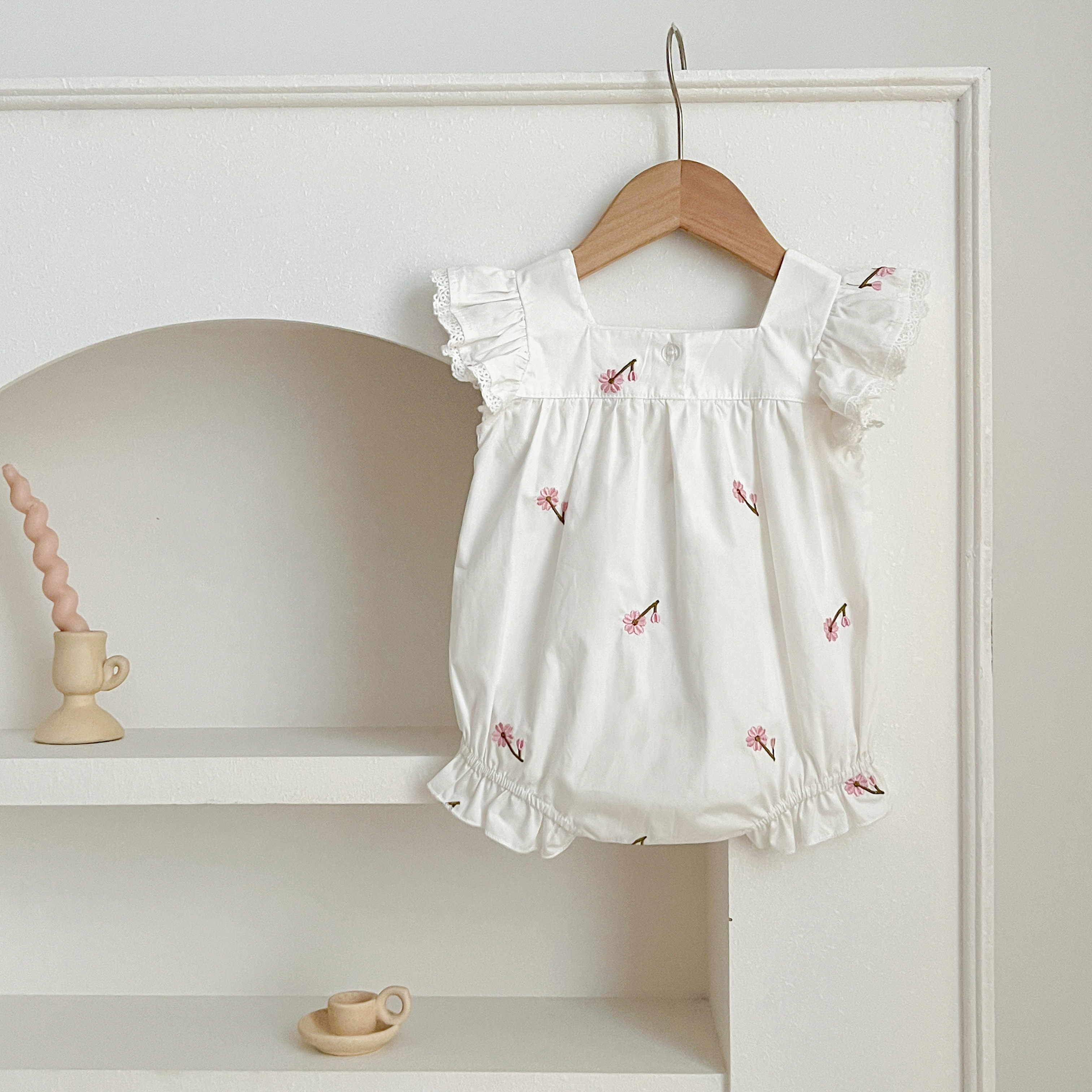 Nuovi vestiti estivi per neonati Bambini Neonate Pagliaccetti Nuovi neonati Bambini Neonate Senza maniche Ricama fiori Pagliaccetti per bambini Vestiti