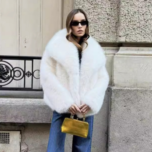 luksusowe designerskie futro damskie abrigo peludo mujer casaco feminino de inverno casaco de Pele sztuczne białe futro z lisa