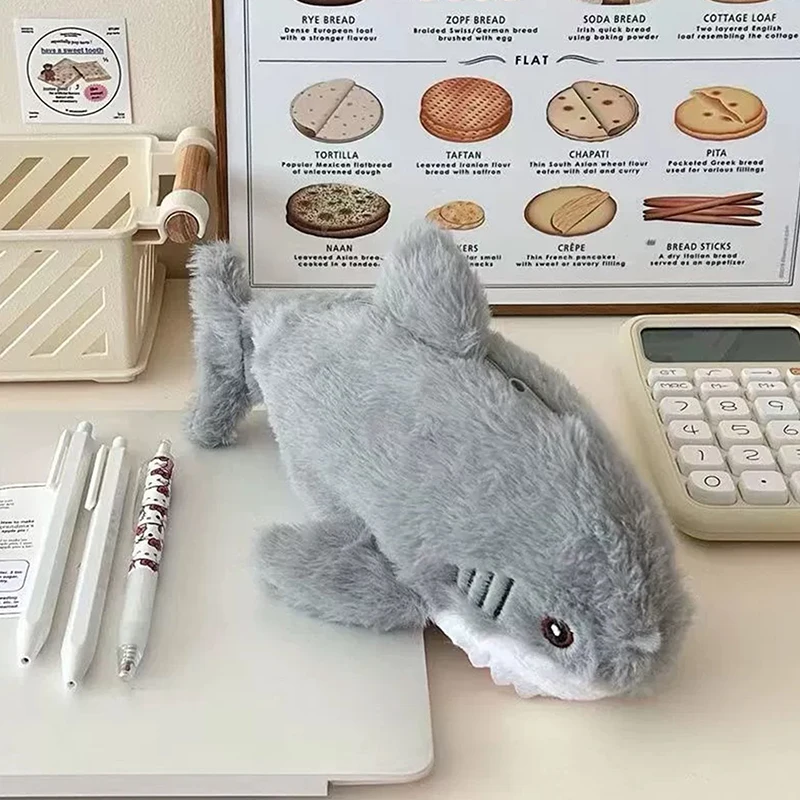 Bolsa para bolígrafos de tiburón de peluche de dibujos animados, estuche para lápices, muñeca Kawaii, bolsa de almacenamiento para volver a la escuela, papelería para estudiantes, suministros escolares