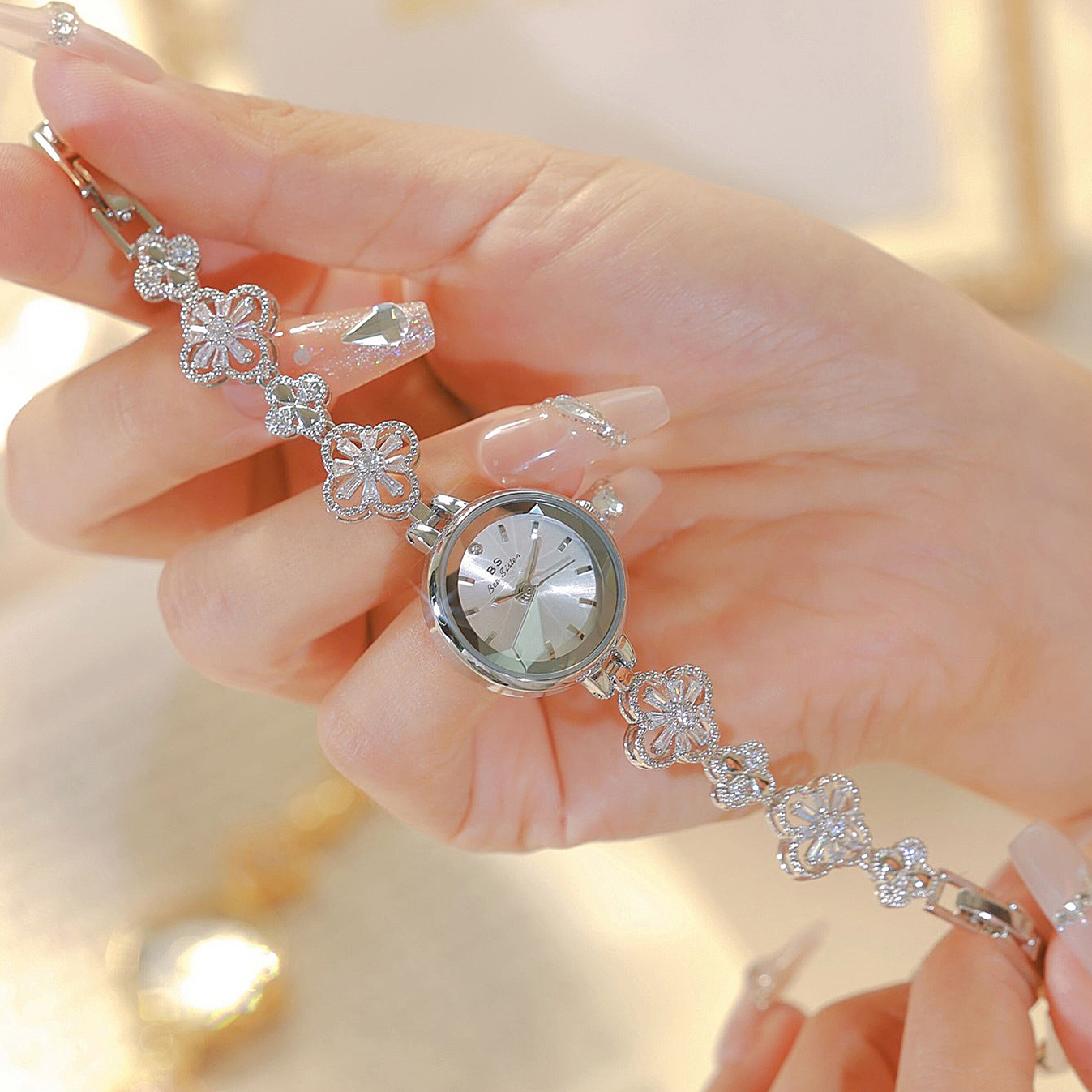 Reloj de lujo para mujer, pulsera pequeña de oro y plata, relojes de pulsera de cuarzo, reloj de moda para mujer, regalo para novia, nuevo, 2024