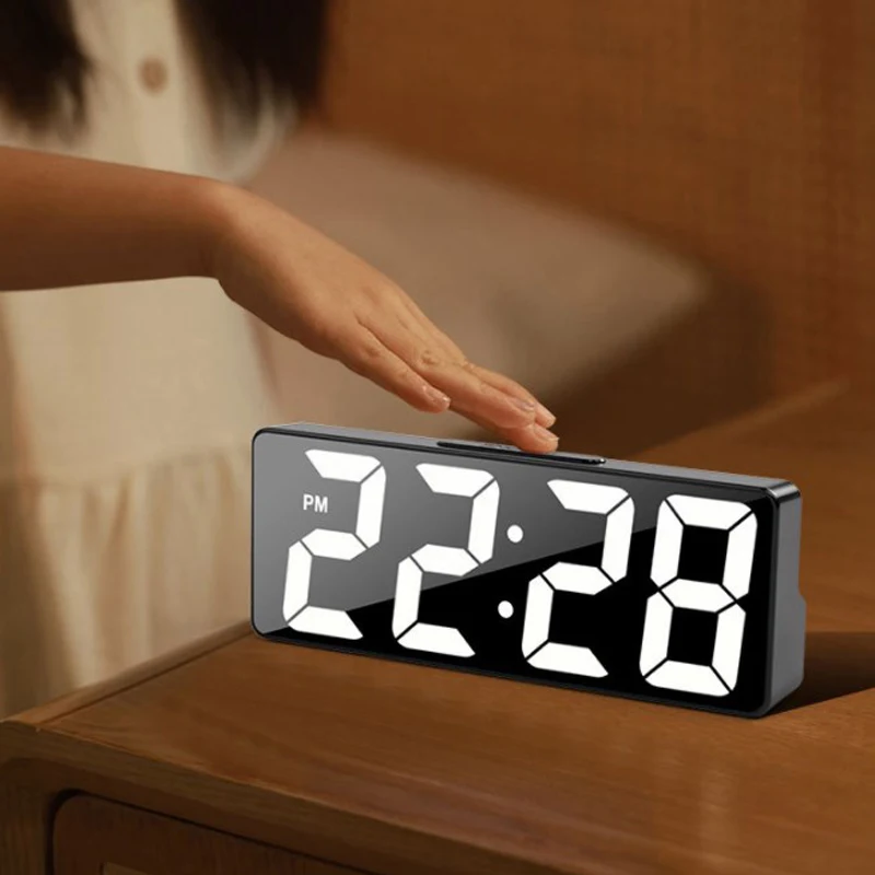 Sveglia digitale a LED Soggiorno Camera da letto Orologio da tavolo elettronico con display della temperatura Luminosità regolabile 12/24 ore