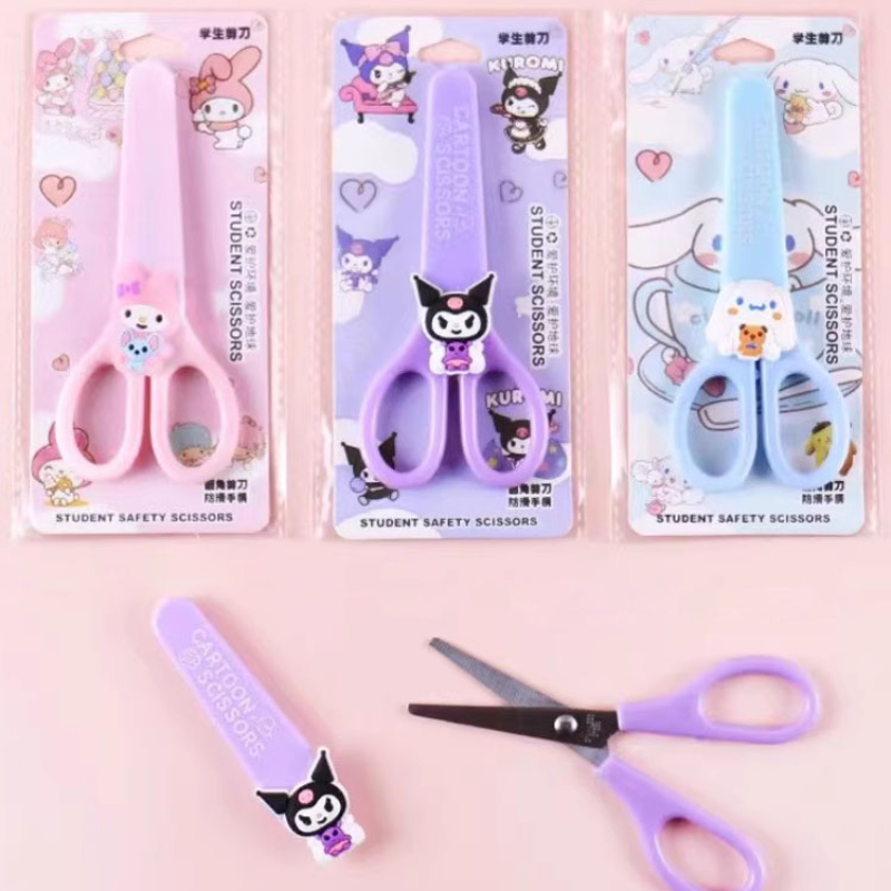 Kawaii Sanrio ความปลอดภัยกรรไกรพร้อมฝาครอบ Kuromi Hello Kitty My Melody กรรไกรน่ารัก DIY ตัดชุดเครื่องเขียนโรงเรียน