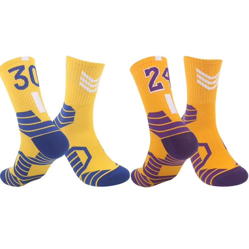 1 par de calcetines de baloncesto para hombre, calcetines deportivos de moda estampados con número "23".