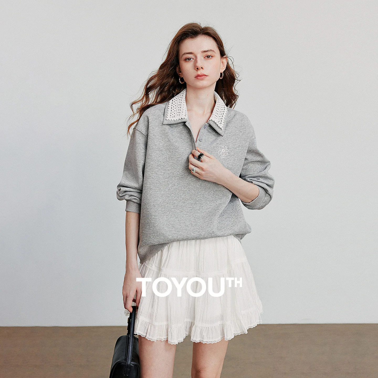 TOYOUTH-Sudadera para mujer, jersey con cuello de doble capa, bordado de terciopelo verde, empalme de Color contrastante, otoño 2025