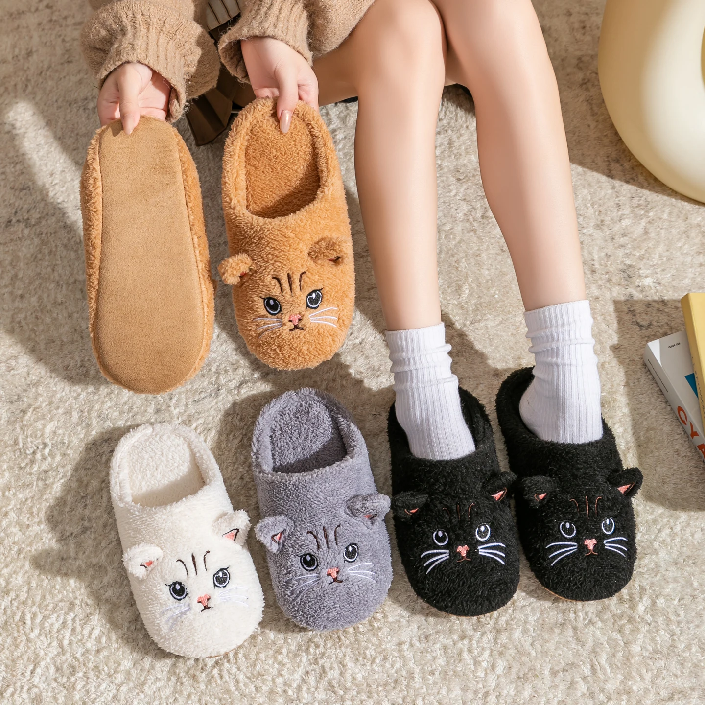 Niedliche Katzen-Design-Plüsch-Damen-Hausschuhe, Herbst und Winter, Innenboden, rutschfest, weicher Boden, bequeme warme Heimschuhe für Unisex