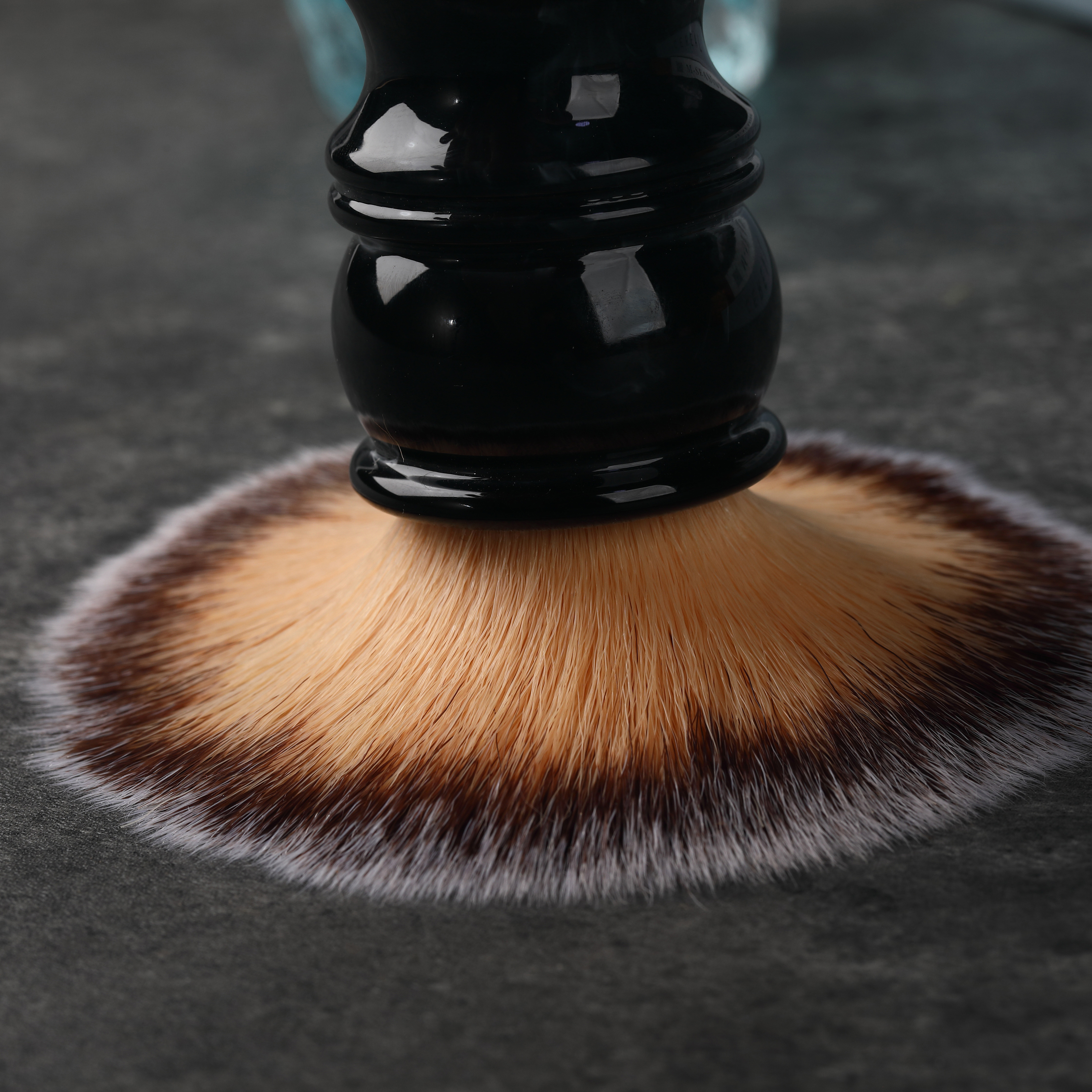 Yaqi-brocha de afeitar para hombre, 24MM, mango de resina de nailon, liquidación de barba, barbero profesional, limpieza facial, herramienta de cepillo de afeitar