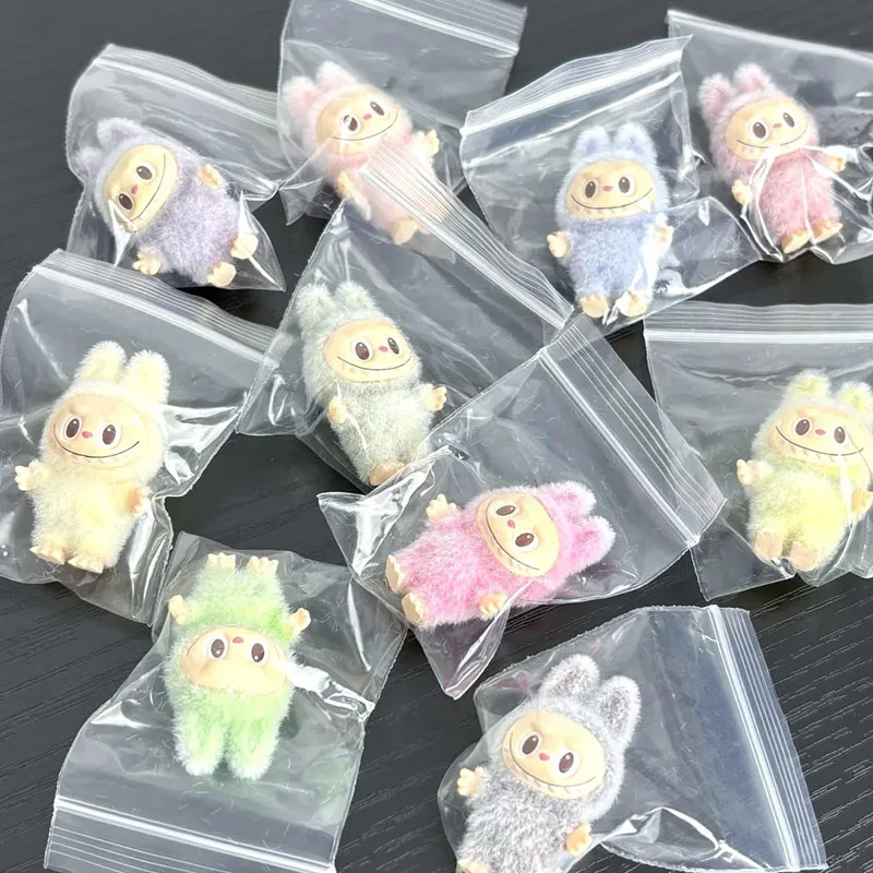 การ์ตูน Labubu Series Mini Flocking ประณีตน่ารักตุ๊กตาของขวัญ Diy จี้อุปกรณ์ตกแต่ง Kawaii ของเล่นของขวัญ