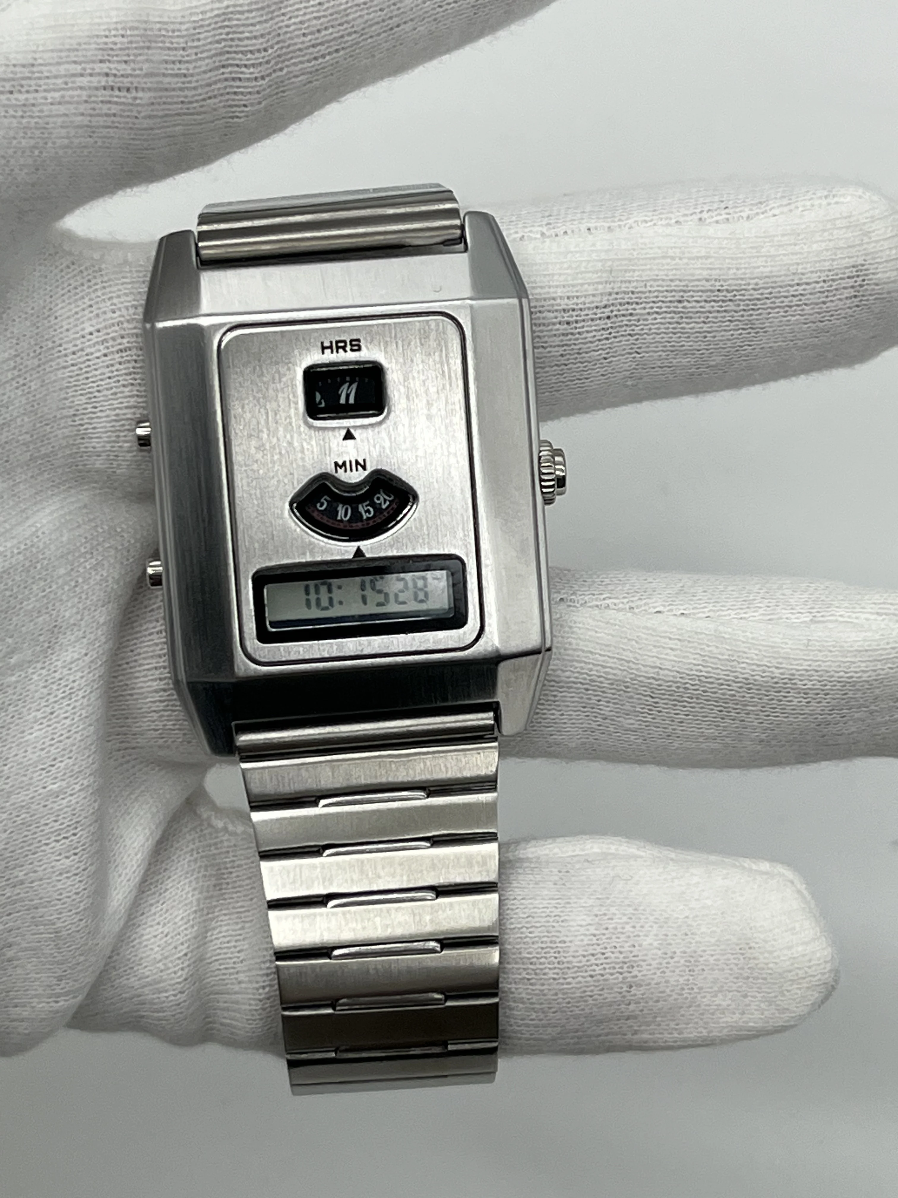 Zegarek cyfrowy LCD dla par C-0PO, retro, futurystyczny design - regulowany pasek, codzienny, uniwersalny zegarek do noszenia na co dzień.