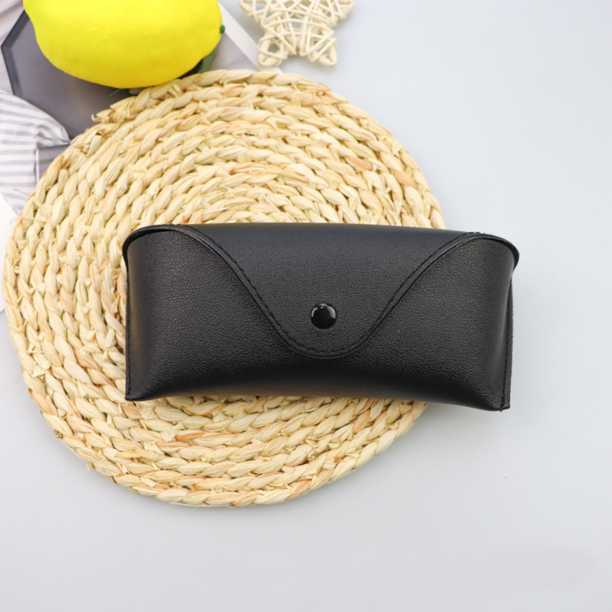 1pc Portable Leather Glasses Case PU Leather Durable Soft Sunglasses Pouch Slim Case For Women Unisex Eyeglass Case Eyewear