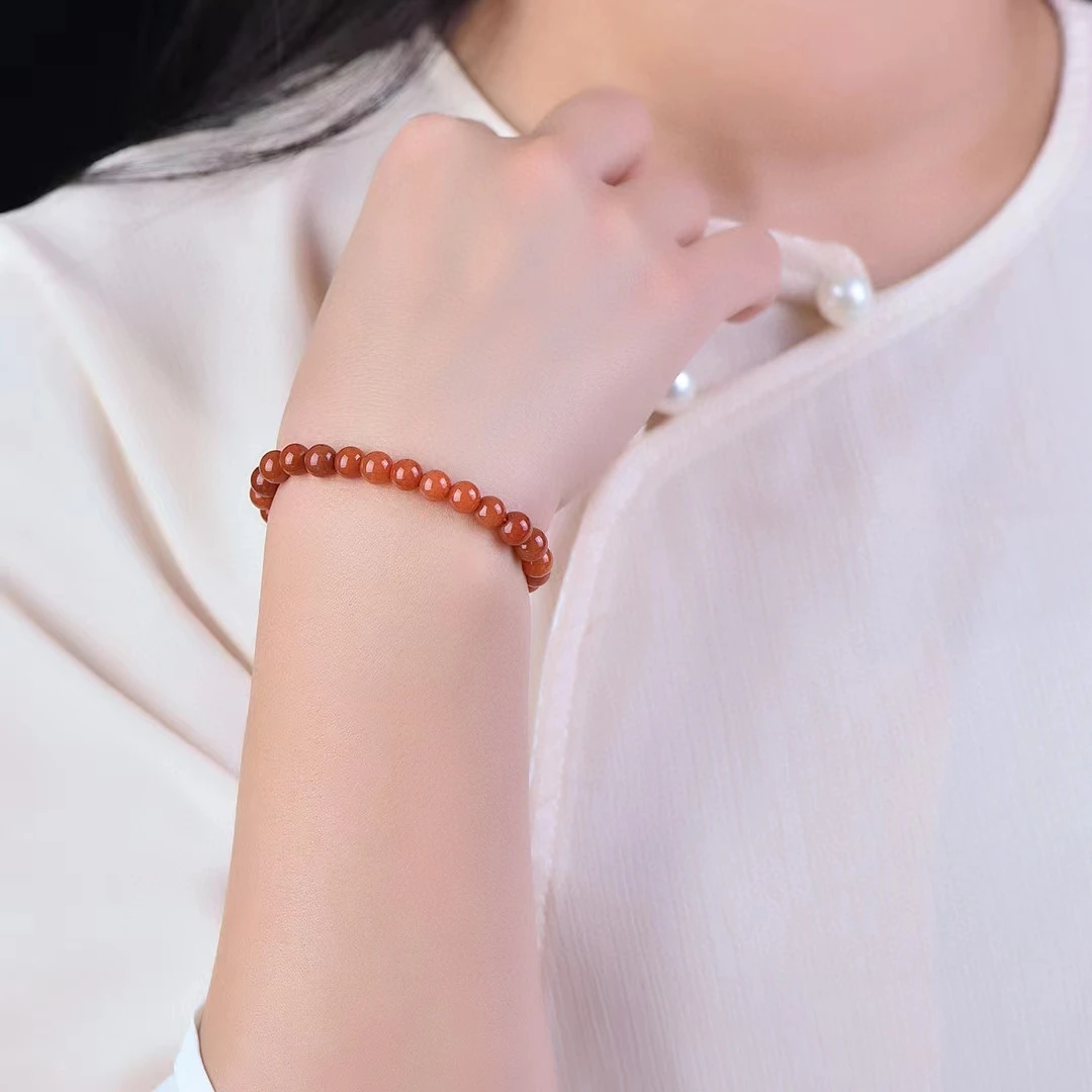 สร้อยโซ่มือหยกไหมสีทองหินสีแดงธรรมชาติขนาด6มม. กำไลข้อมือยืดหยุ่นกำไลอัญมณีสำหรับสตรีเครื่องประดับสุดมีเสน่ห์