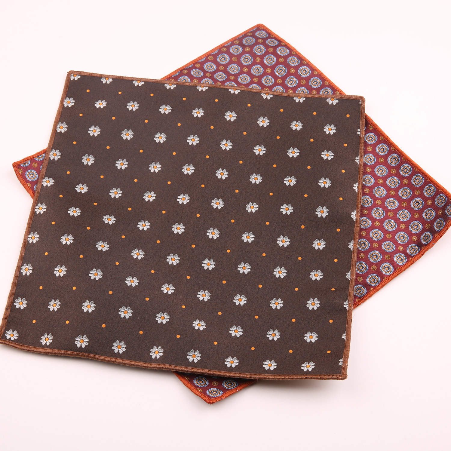 อินเทรนด์ลายดอกไม้สีน้ําตาลพ็อกเก็ตสแควร์อังกฤษผู้ชายอย่างเป็นทางการผ้าเช็ดหน้าชุดเสื้ออุปกรณ์เสริมเจ้าบ่าวงานแต่งงานหน้าอก Hanky