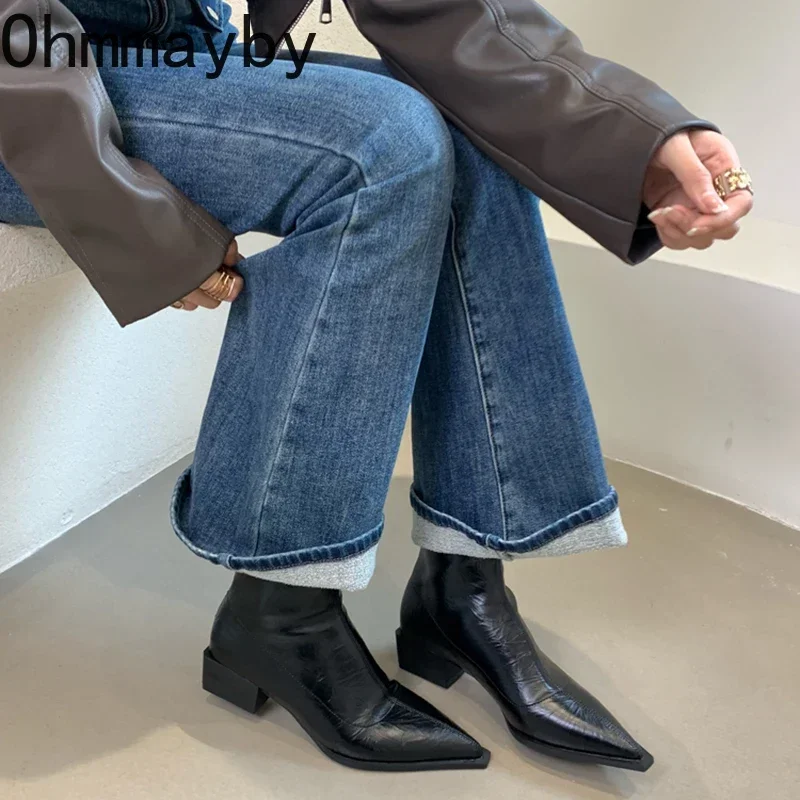 Pointed Toe ผู้หญิงข้อเท้ารองเท้าแฟชั่นส้นหนา Slimming สั้น Booties ฤดูใบไม้ร่วงฤดูหนาวหนังนุ่มหญิงรองเท้า