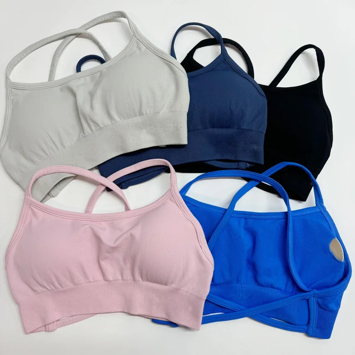 Sujetador deportivo dinámico con espalda descubierta para mujer, Top de Yoga sin costuras, Top corto acolchado de soporte medio para gimnasio, Top deportivo elástico para Fitness