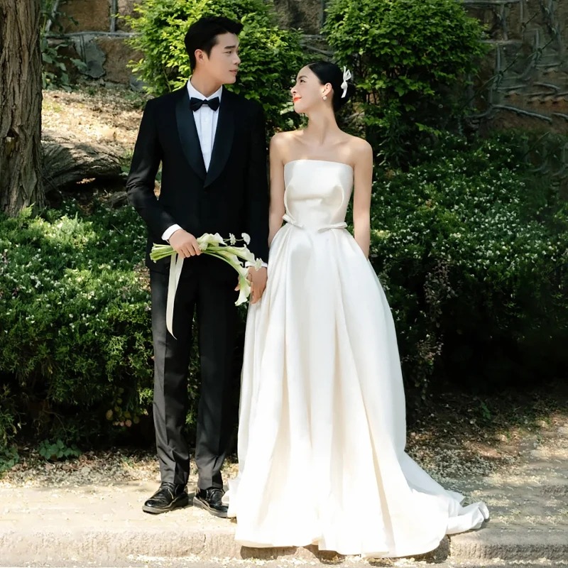 Elegante A-lijn trouwjurk Klassiek Sexy Strapless Bruidsjurken Vloerlengte Satijn Eenvoudig