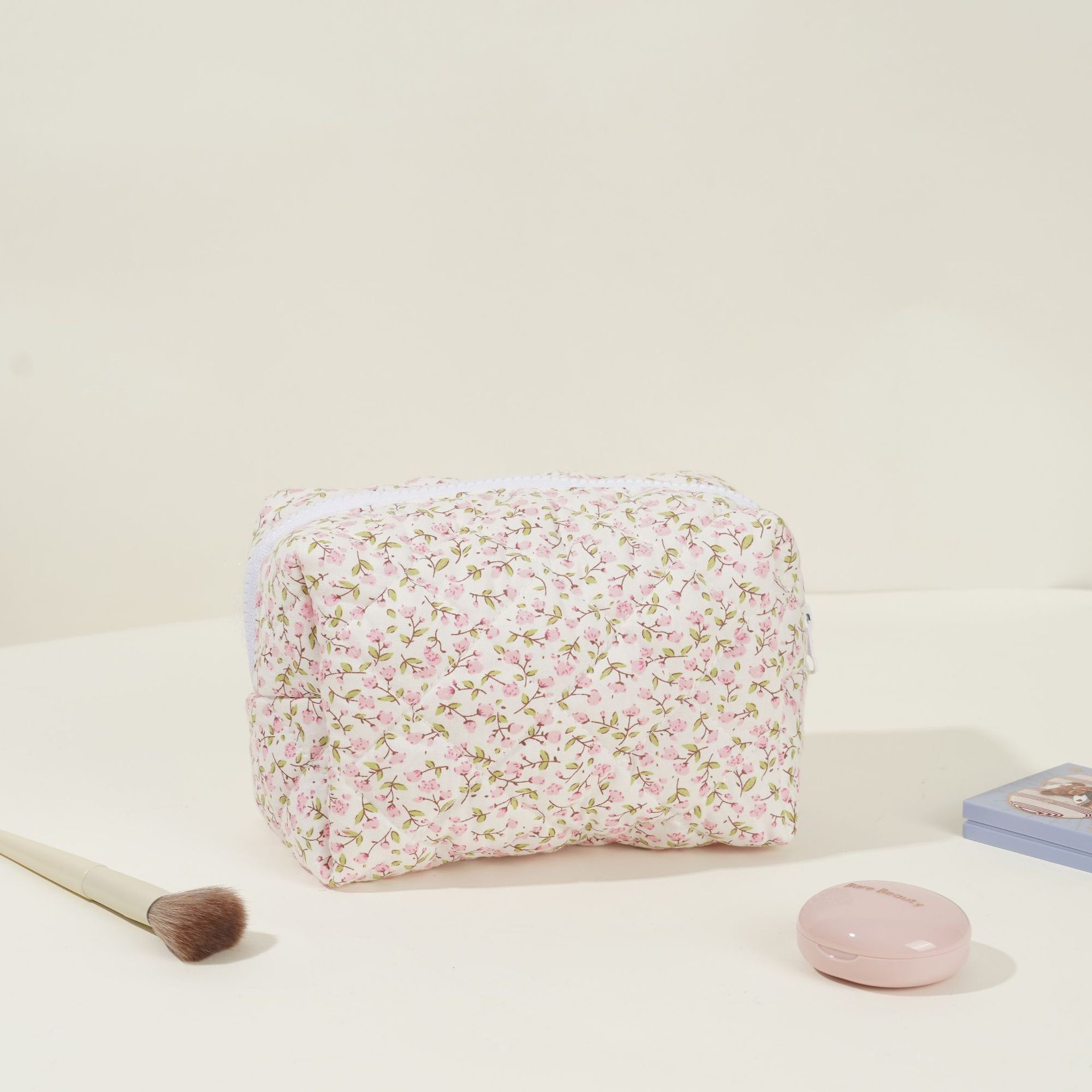 Storage Organizer Floral Puffy Quilted Makeup Bag Flower Printed Cosmetic Pouch Large Travel Cosmetic Bag Makeup Accessory
