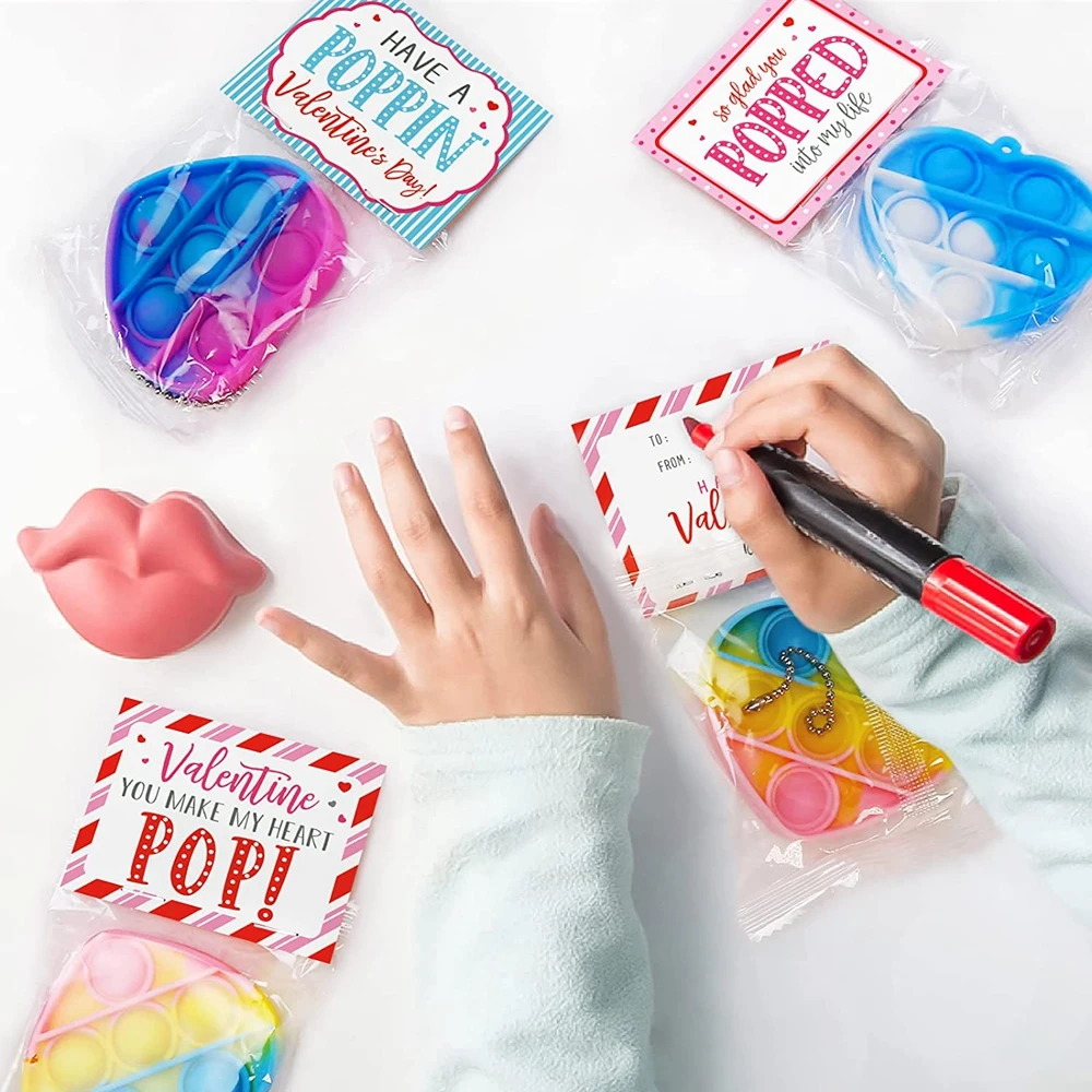 24PCS Pop Heart Fidget ของเล่นความวิตกกังวลความเครียด Reliever ของเล่นจํานวนมากเด็กวัยหัดเดินผู้ใหญ่ห้องเรียนโรงเรียน Party Favors ของขวัญวันวาเลนไทน์