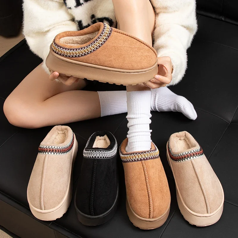 Zapatillas de invierno para mujer, Interior de felpa, antideslizantes, suela gruesa, zapatos de casa cálidos bordados a la moda para mujer
