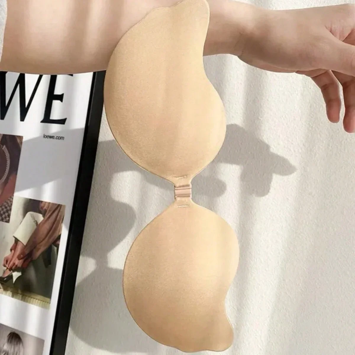 FINETOO 1 Paar unsichtbare Unterwäsche für Damen, Nubra-Brustpflaster, zweifarbig, hypoallergen, Mango-Cup-BH, Silikon, nicht fallend, dünn