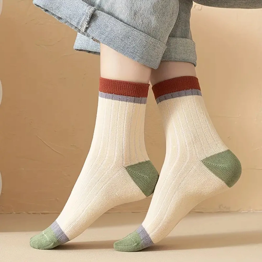 5/10/20/30 pares de calcetines de mujer con franjas de Color caramelo lindos calcetines Kawaii de longitud media Harajuku Otoño e Invierno calcetines suaves transpirables