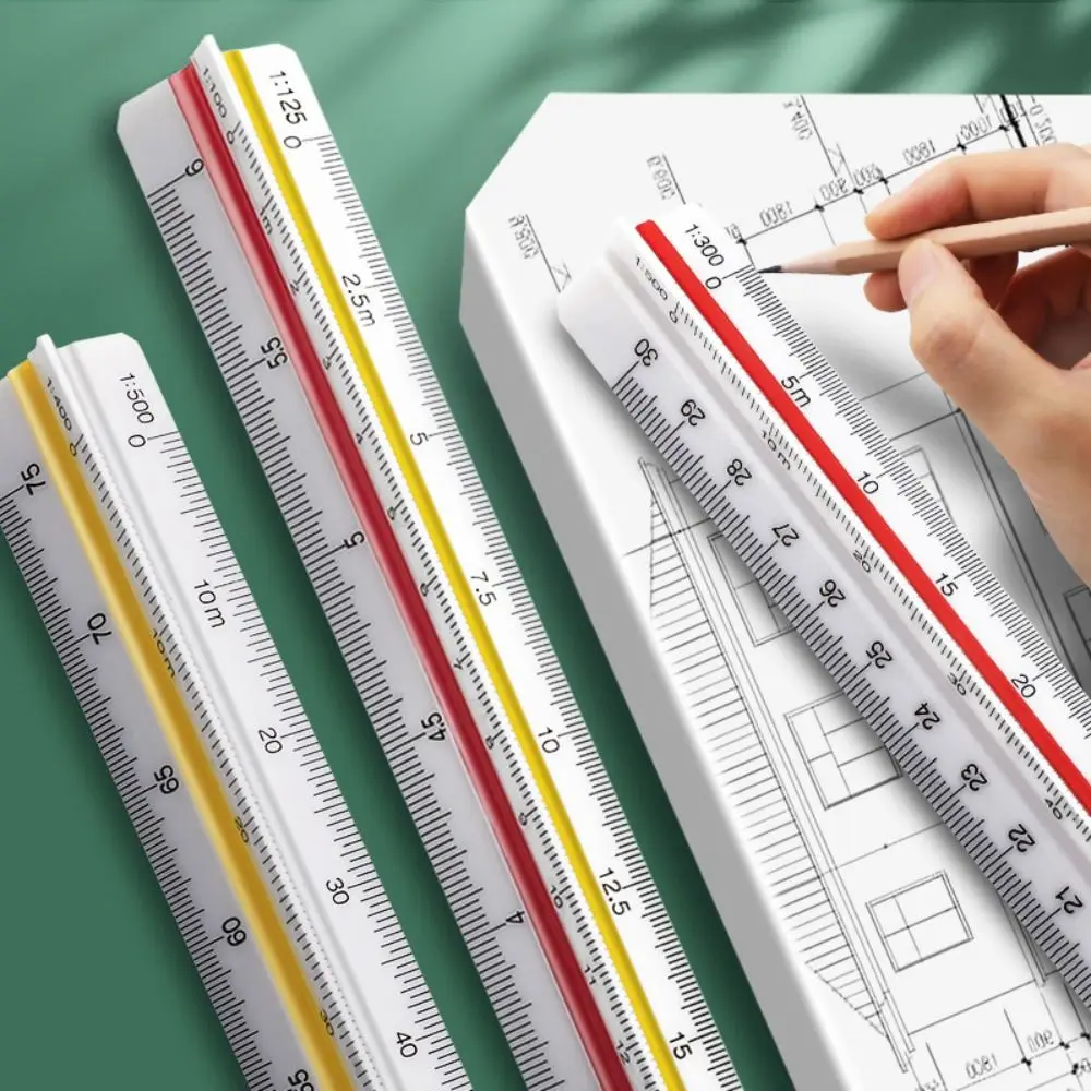 Triangolo in scala a tre bordi disegno su larga scala disegno architettonico per interni righello di ingrandimento parallelo design dell'indumento a forma di T alto