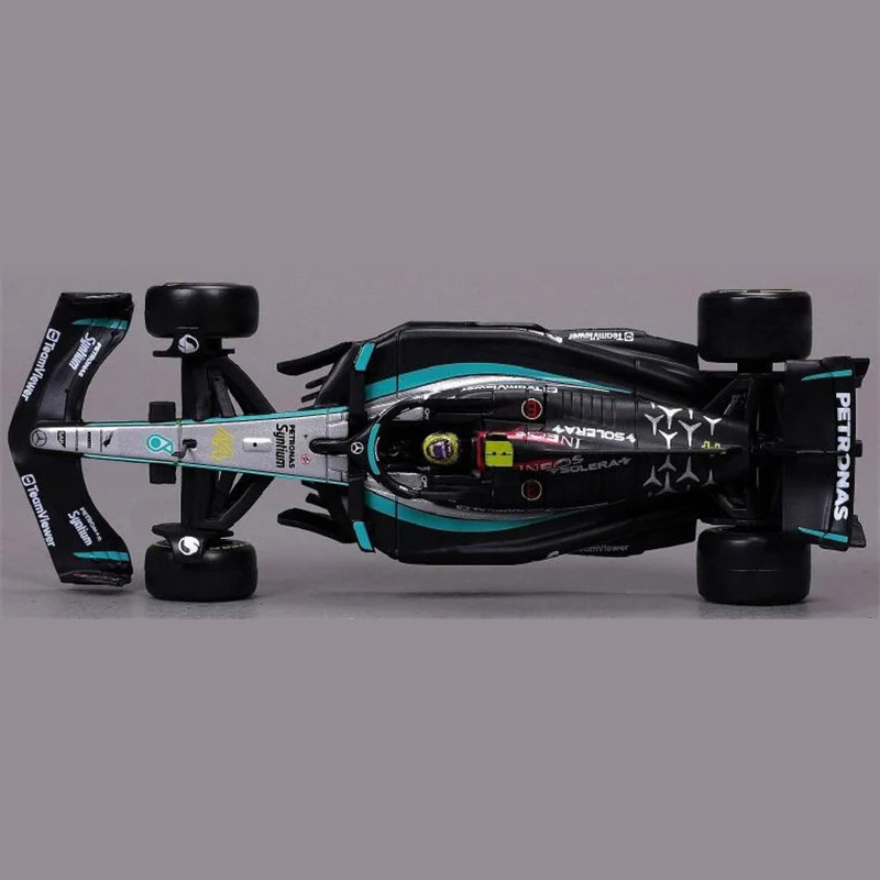 Bburago 1:43 2024 F1 Modello di auto in lega Formula Racing Die Cast Toy SF24 RB20 W15 MCL38 Red Bull Mercedes Nuova stagione