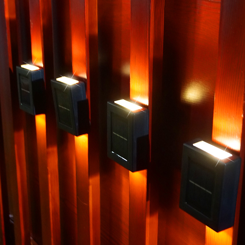 Lampa słoneczna LED Zewnętrzna wodoodporna lampa ścienna na energię słoneczną Oświetlenie w górę i w dół Ogród Schody Dekoracja ogrodzenia Lampa zasilana światłem słonecznym