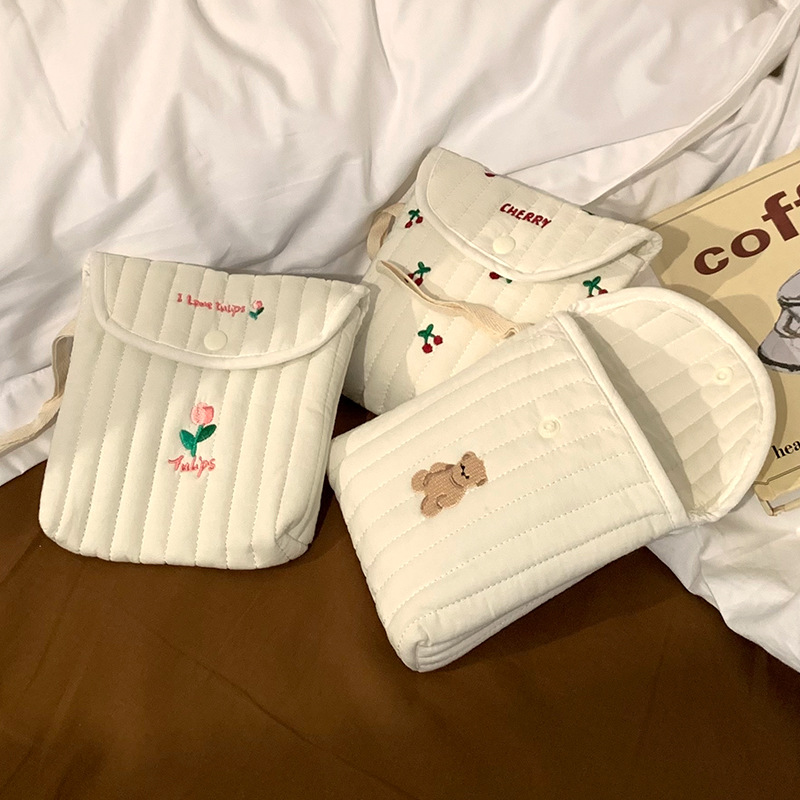1pc Cute Sanitary Napkin, Aunt's Napkin Storage Bag, Portable Small Mini Student Sanitary Cotton Monthly Event Bag, Storage Bag