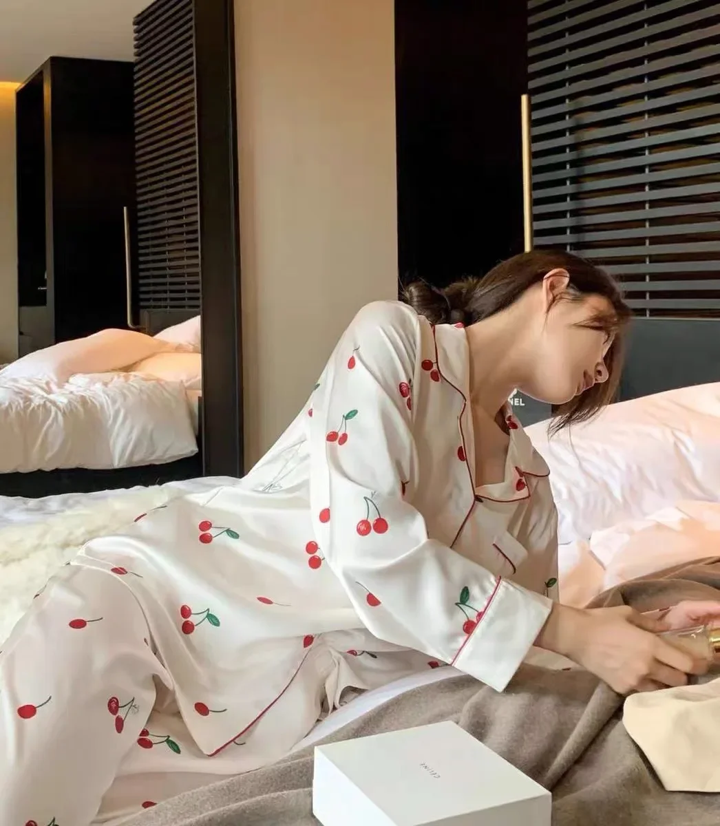 2023 春秋の新アイスシルク 2 ピースパジャマ女性のファッションカーディガン女性のパジャマ甘い印刷部屋着女性セット
