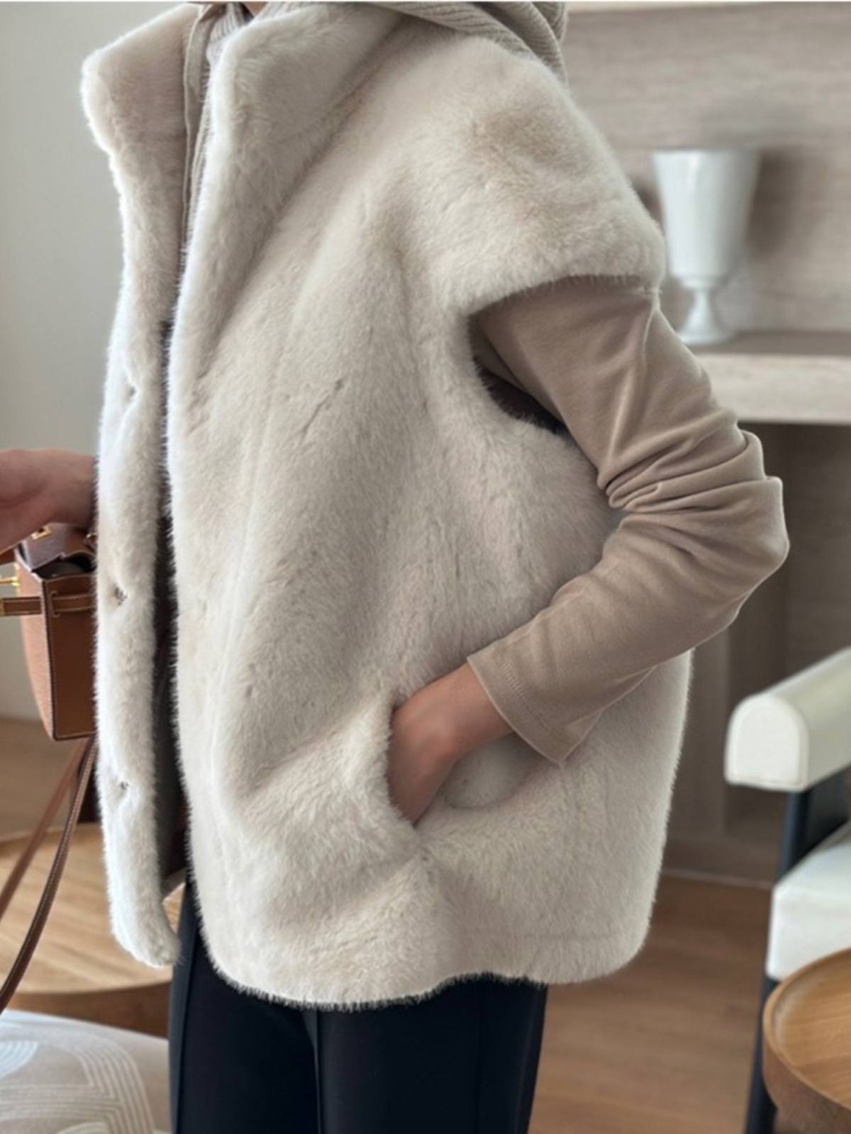 2024 新しい女性のファッショナブルなハイカラー毛皮のベスト暖かさ痩身ショートアウター防水ミンク模造通勤スタイル