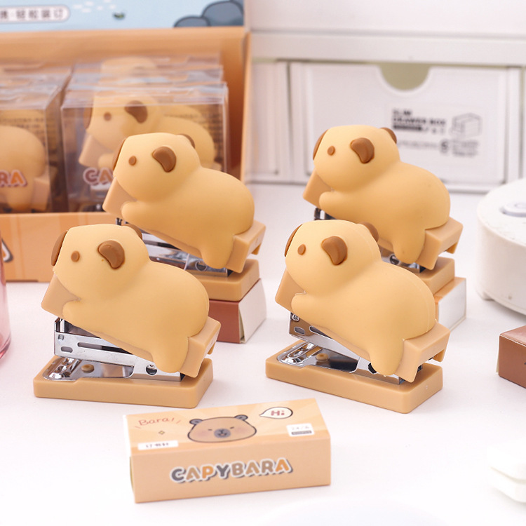 1ชิ้น3D capybara ชุดเครื่องเย็บกระดาษขนาดเล็กพร้อมที่เย็บกระดาษการ์ตูนน่ารักเครื่องเขียนสำนักงานผูกพันอุปกรณ์การเรียน