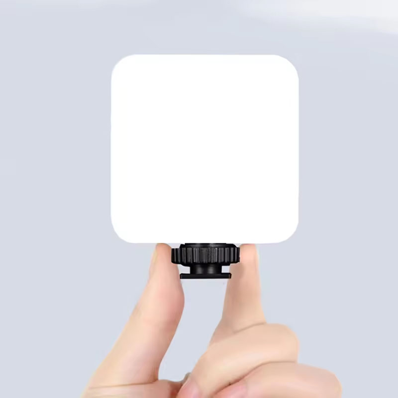 Multi-purpose Mobile Fill Light Portable Mini Clip-on Fill Light ﻿3 Brightness Modes For The Sake of Beauty