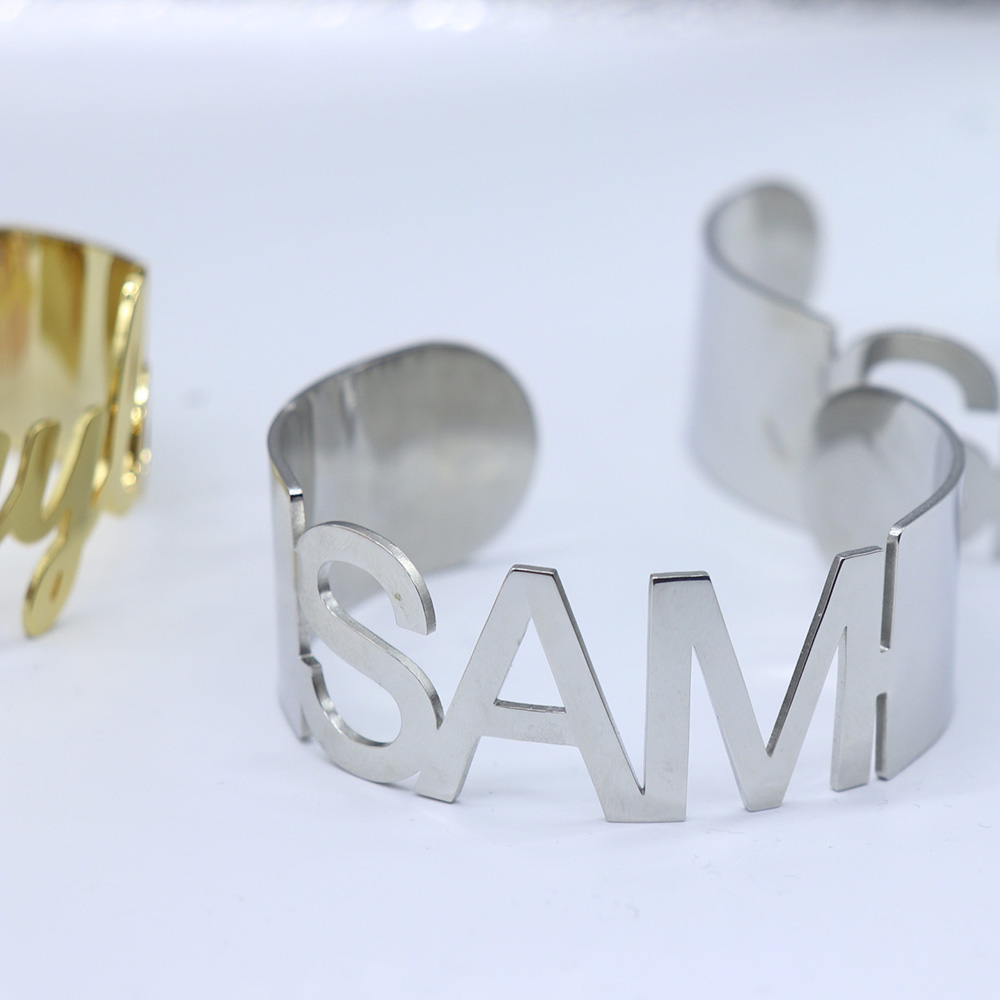 Pulsera de mujer con nombre personalizado, pulsera de acero inoxidable dorada y plateada, pulsera con dijes personalizados, regalo del Día de San Valentín