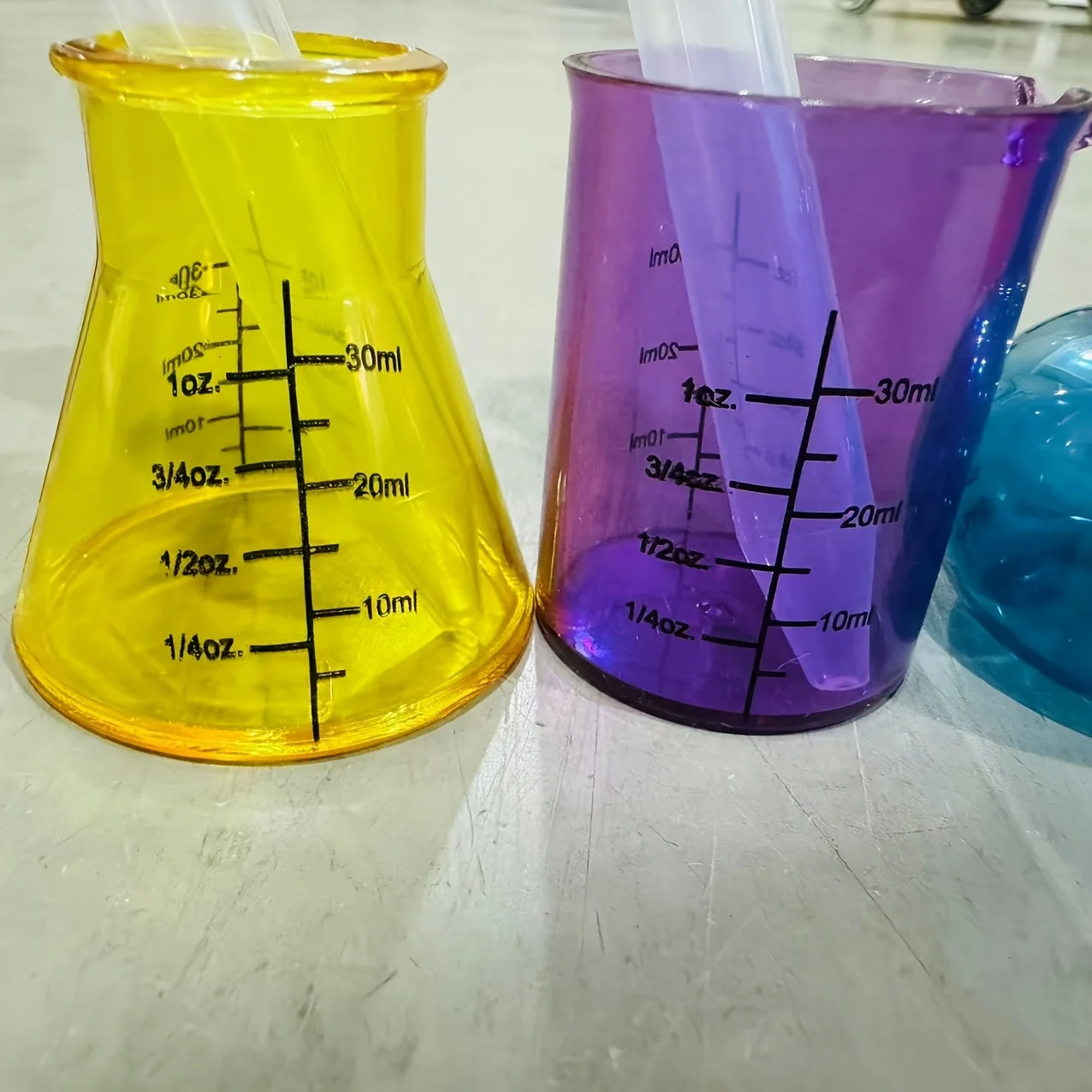 4 Colored Measuring Cups 4 Colored Droppers Educational Mini Measuring Cups Teaching Aid, Plastic Science Experiment Sensory DIY